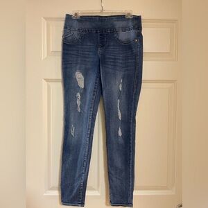 Rock & Republic Fever Pull-on jeans/jeggings. Medium wash.  Distressed, size 8.
